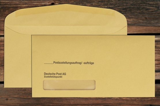 Die Umschlge bestehen aus Recyclingpapier, sind gelb (HKS 4) eingefrbt und nassklebend. Ideal fr Postzustellungsauftrge und formelle Zustellungen nach ZPO., Zustellungshllen KO mit Fenster 120 x 235 mm  Gelb, nassklebend, Recycling
